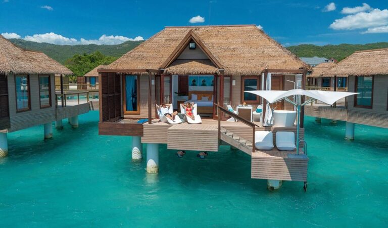 16 Best overwater bungalows and water villa resorts in the world ...